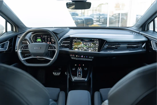 Audi Q4 Sportback e-tron 40 204PK S edition | 21" Velgen | SONOS | Head-Up Display | Adaptive Cruise Control | Optiekpakket Zwart | Privacy Glass | Matri