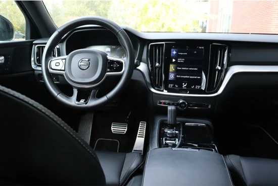Volvo V60 T8 AWD Recharge R-Design | Adaptieve Cruise Control | Standkachel Met Volvo On Call App | BLIS Dode hoek detectie | Camera | Ful