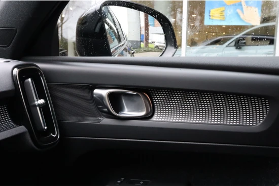 Volvo XC40 T5 Recharge R-Design | Camera | Standkachel met Volvo On Call App | Leder | Stoelverwarming voor voor+achter | Stuurwielverwarmi