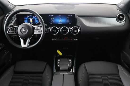 Mercedes-Benz GLA 200 Business Line | LED | Navigatie | Clima | Half Leder | Comfort Stoel | Stoelverwarming | Elektrische Achterklep | Parkeersen