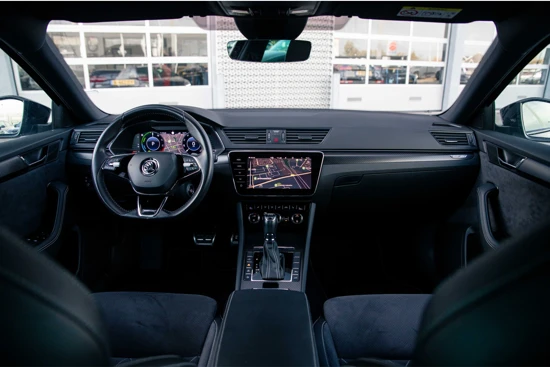Škoda Superb 1.4TSI 218pk Sportline Business | Navigatie | Stoelverwarming | Camera | Carplay