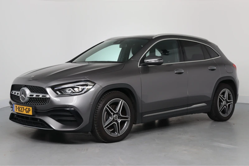 Mercedes-Benz GLA 200 AMG Line | Ambient Light | Trekhaak | Sportstoel | Camera | Stoelverwarming | LED | Navi | Clima | Wide-Screen |