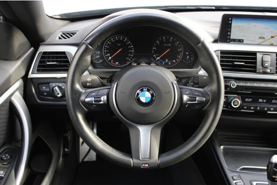 BMW 4 Serie Gran Coupé 418i M-Sport | Sportstoelen | PDC v+a | Climate Controle | Navigatie | 18'' LMV | Alcantara Bekleding | Stoelverwarmi