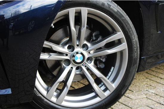 BMW 4 Serie Gran Coupé 418i M-Sport | Sportstoelen | PDC v+a | Climate Controle | Navigatie | 18'' LMV | Alcantara Bekleding | Stoelverwarmi