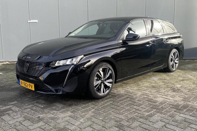 Peugeot 308 SW 1.2 130pk Allure | Led | Leder | Camera | Climate | Keyless | NL. Auto | Navigatie | 17" Lichtmetaal | Cruisecontrol | Digita