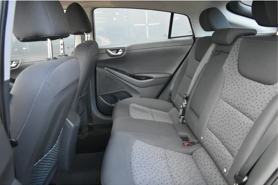 Hyundai IONIQ EV Comfort | €2000 SUBSIDIE | Navigatie | Achteruitrijcamera | Infinity-Audio | Keyless-Entry | Climate Control | Cruise Control