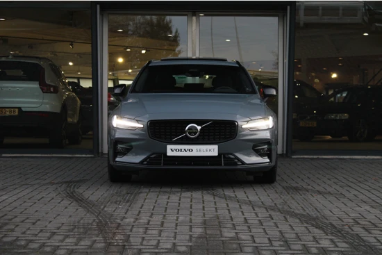 Volvo V60 B4 198pk Plus Dark | Leder | Harman Kardon | Lighting-pack | Panodak | Elek. Stoelen | 360° Camera | Elek. Achterklep