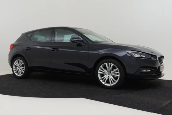 SEAT Leon 1.0 eTSI 110PK MHEV DSG/AUT. Style Business Intense | Achteruitrijcamera | DAB | Parkeersensoren voor + achter | App-Connect | L