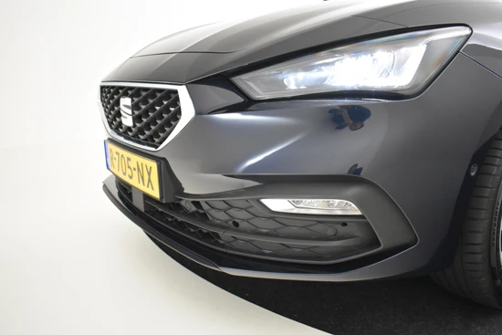 SEAT Leon 1.0 eTSI 110PK Style Business Intense | Achteruitrijcamera | DAB | Parkeersensoren voor + achter | App-Connect | LED rijverlicht