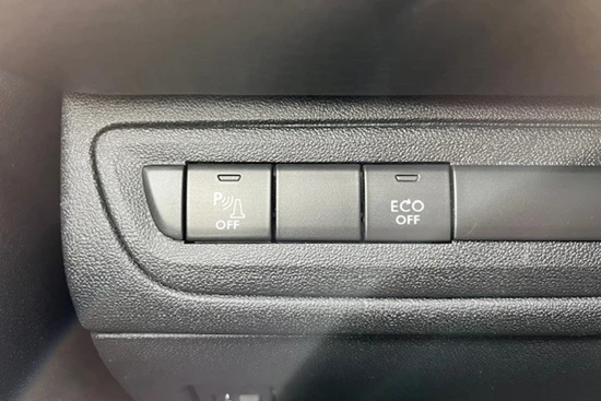 Peugeot 208 1.2 110PK GT-line | Panorama Dak | Camera | Navigatie | Cruise | Clima | Bluetooth | Touchscreen | 16" Lichtmetaal |