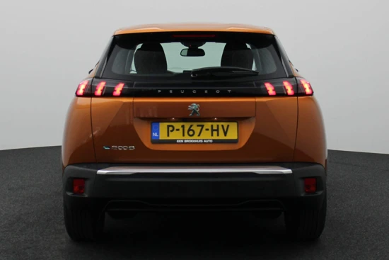 Peugeot e-2008 EV Active Pack 50 kWh 136PK | Camera | Navigatie | 16" Lichtmetaal | Apple/Andorid Carplay | Clima | Cruise |