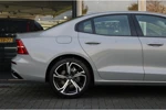 Volvo S60 B4 Plus Dark | Leder | Adaptive Cruise | 19" | Elek stoelen + geheugen | Google Maps | Camera | Keyless | Stoelverwarming V+A |