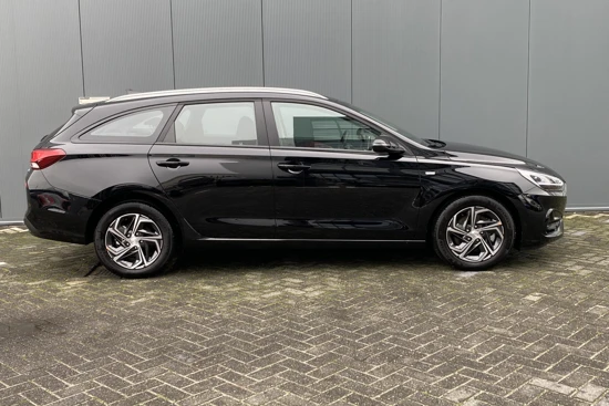 Hyundai i30 Wagon 1.0 T-GDI 120pk MHEV Comfort Smart | Camera | Keyless Entry | Climate Control | Inklapbare spiegels | Draadloze lader