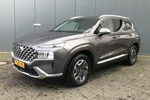 Hyundai Santa Fe 230pk HEV 7-Zits Comfort Smart Automaat | Leder | Climate | Keyless | Camera | Winterpakket | Parkeer Assistent | Elektrische St