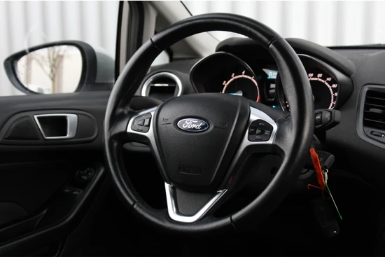 Ford Fiesta 1.0 80PK Style Ultimate | Parkeersensoren V+A | CruiseControl | Airco | Navigatie |