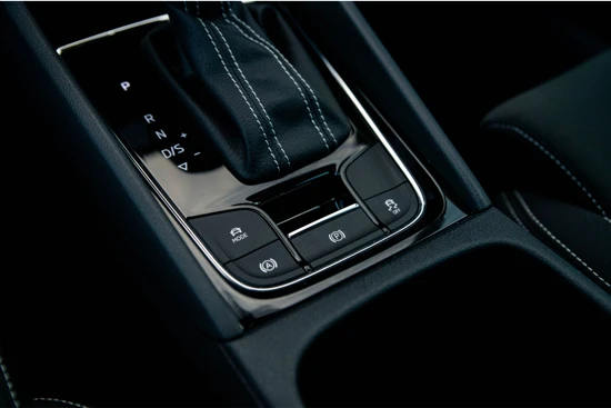 Škoda Karoq 1.5 TSI Sportline Business DSG | Navigatie | Carplay | Camera | Stoelverwarming