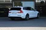 Volvo V60 B4 Core | Pilot Assist | BLIS | Camera | Stoel- stuurverwarming | Trekhaak | 18" All Season | Getint Glas