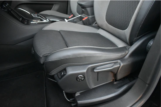 Opel Grandland X PHEV 1.6 Turbo Plug-In Hybrid Business Elegance 225pk Automaat | Navigatie | All-Seasonbanden | AGR-Comfortstoel | 360 Camera |