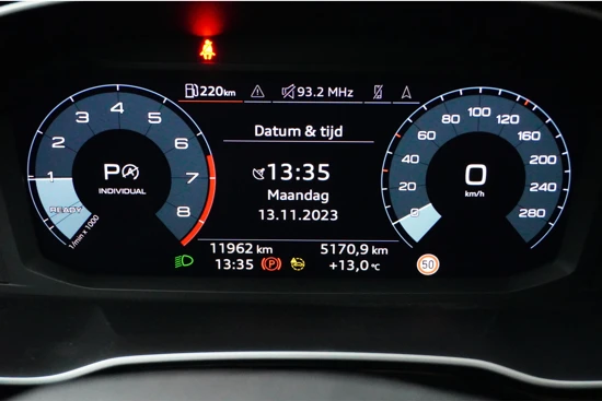 Audi Q3 35TFSI 150PK S-Tronic Pro Line | Navigatie | Trekhaak | 17" Velgen | Sportstoelen | LED | Optiek Zwart Plus | Parkeersensoren Vo