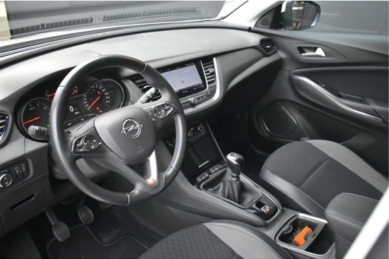 Opel Grandland X 1.2 Turbo Innovation 130pk | Navigatie | Elektr. Achterklep | Achteruitrijcamera | Keyless-Entry | Climate Control | Dodehoek-De
