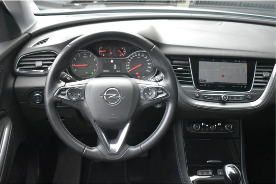 Opel Grandland X 1.2 Turbo Innovation 130pk | Navigatie | Elektr. Achterklep | Achteruitrijcamera | Keyless-Entry | Climate Control | Dodehoek-De