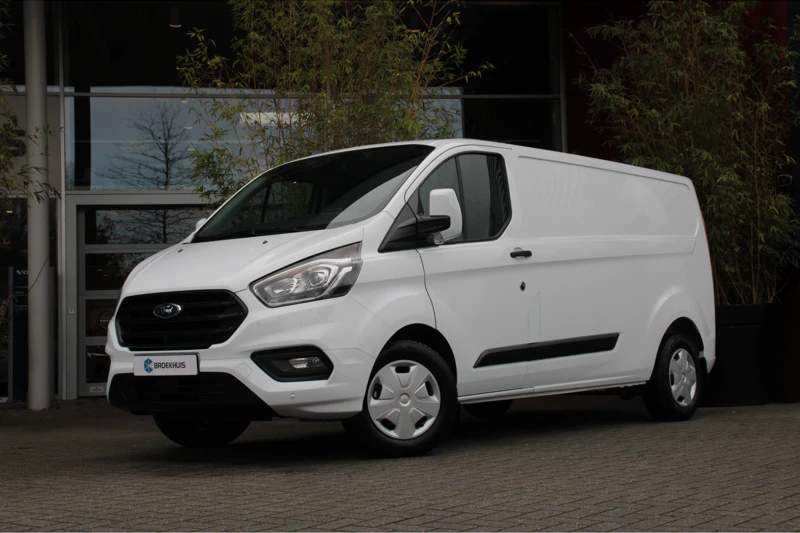 Ford Transit Custom 320 2.0 TDCI L2H1 Trend 130pk | Trekhaak | Navigatie | DAB | Cruise Control | AllWeather