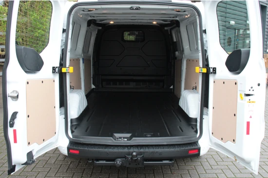 Ford Transit Custom 320 2.0 TDCI L2H1 Trend 130pk | Trekhaak | Navigatie | DAB | Cruise Control | AllWeather