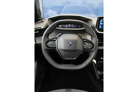 Peugeot 2008 1.2 100 PK Allure Pack # | NAV | CAM | Cruise & Climate C. | LMV | Privacy Glass |