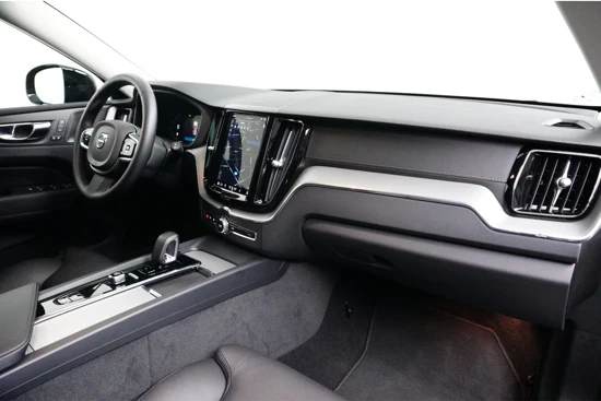 Volvo XC60 T6 Recharge Ultimate Dark | 22" | Panoramadak | Head-up | Elektrische stoelen | Harman Kardon | Leder dashboard | 360 Camera