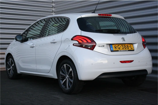 Peugeot 208 1.2 PURETECH 110PK 5-DRS ALLURE / NAVI / CLIMA / LED / PDC / PARELMOER / 16" LMV / BLUETOOTH / CRUISECONTROL / NIEUWSTAAT !!