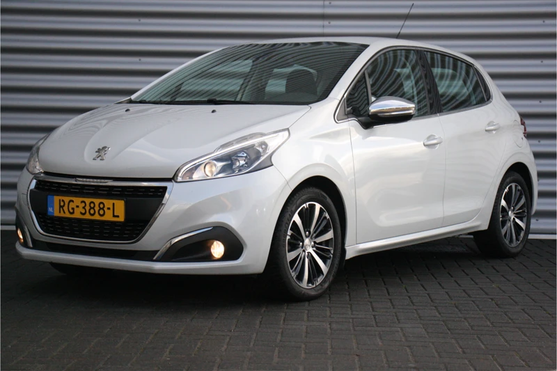 Peugeot 208 1.2 PURETECH 110PK 5-DRS ALLURE / NAVI / CLIMA / LED / PDC / PARELMOER / 16" LMV / BLUETOOTH / CRUISECONTROL / NIEUWSTAAT !!