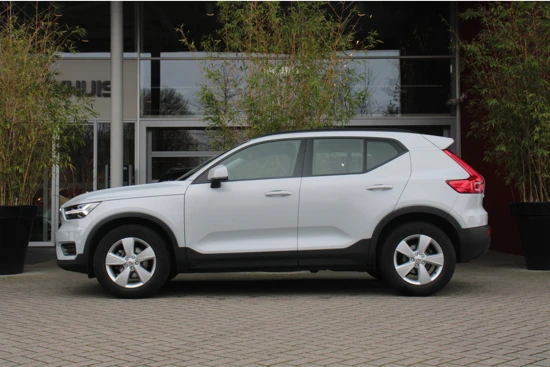 Volvo XC40 T2 Automaat Momentum Core | Lage fiscale waarde | Climate Control | Cruise Control | LED verlichting