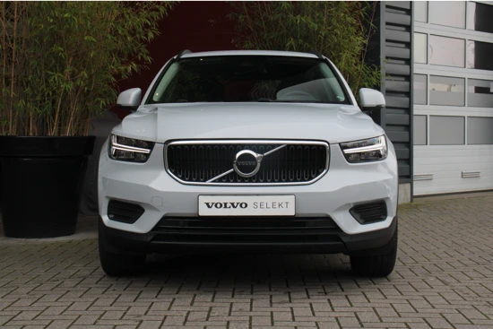 Volvo XC40 T2 Automaat Momentum Core | Lage fiscale waarde | Climate Control | Cruise Control | LED verlichting