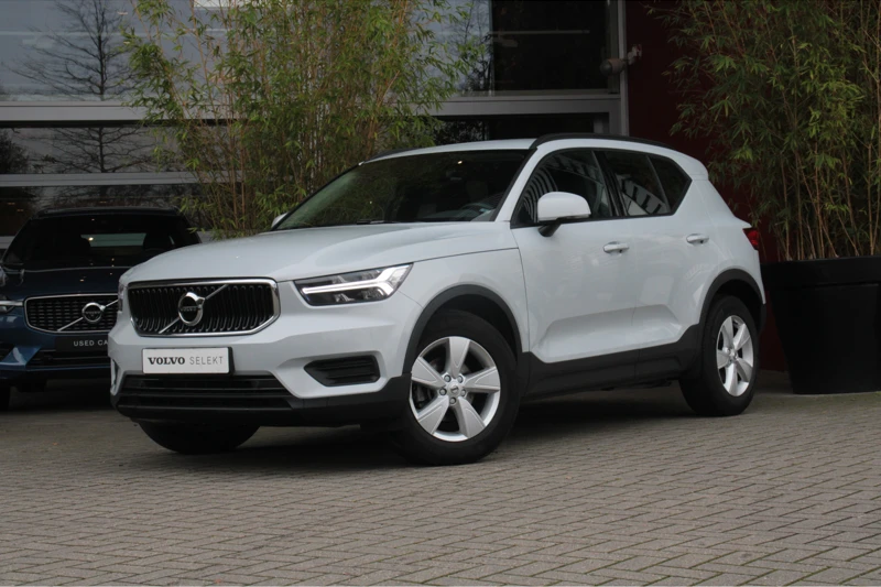 Volvo XC40 T2 Automaat Momentum Core | Lage fiscale waarde | Climate Control | Cruise Control | LED verlichting