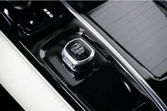 Volvo V60 T6 Recharge AWD Core Bright | Long Range | Facelift | Leder | Pilot Assist | BLIS | Camera | BLIS | Keyless