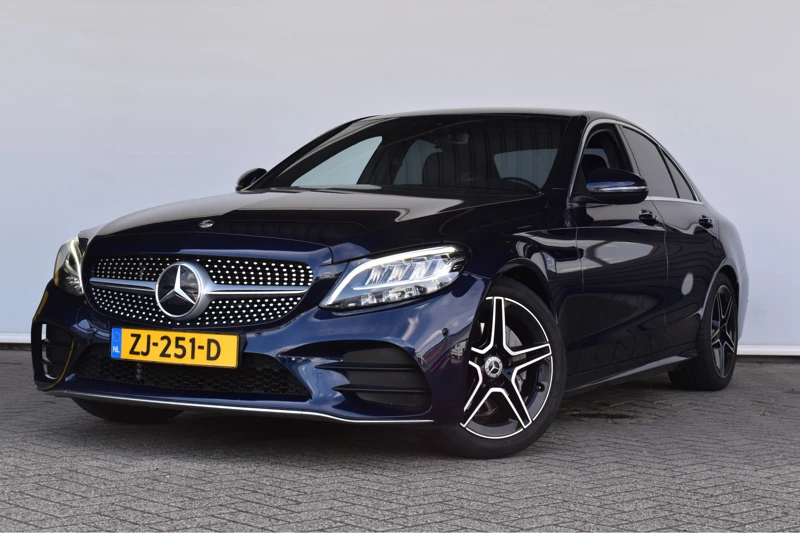 Mercedes-Benz C-Klasse 180 AMG Premium Pack