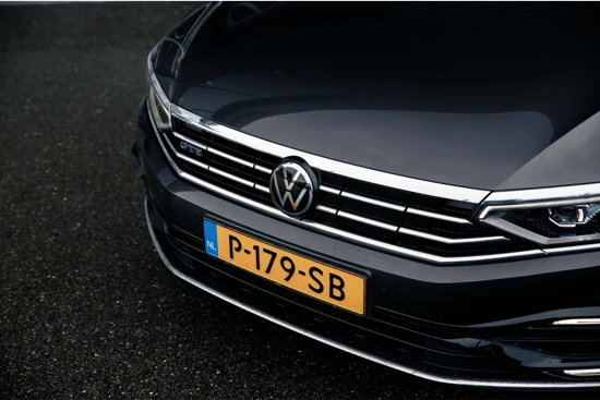 Volkswagen Passat Variant 1.4 TSI 218pk PHEV GTE Business | Panoramadak | Navigatie | Matrix | Camera | Adaptief cruise control |