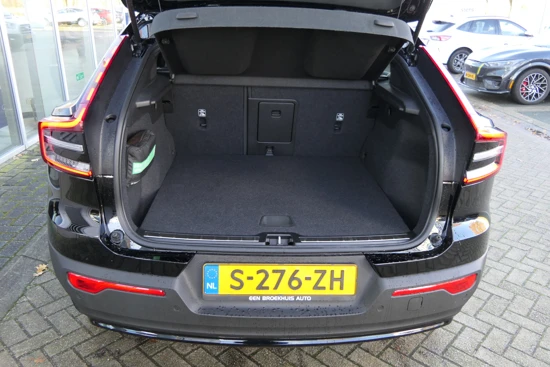 Volvo C40 Single Motor 69 kWh | Panoramadak | Stoelverwarming | Warmtepomp | Black Pack