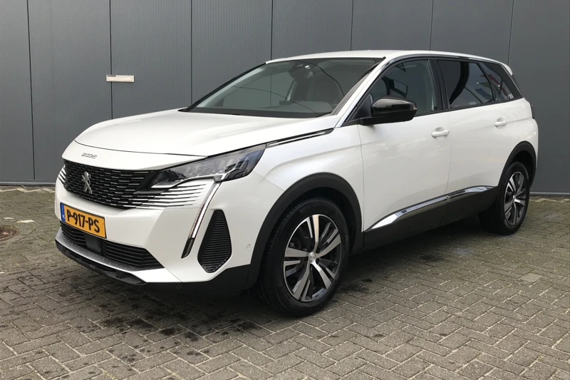 Peugeot 5008 1.2 130pk 7-Zits Allure Automaat | Led | Leder | Camera | Climate | Keyless | NL. Auto | Navigatie | 18" Lichtmetaal | Cruisecon