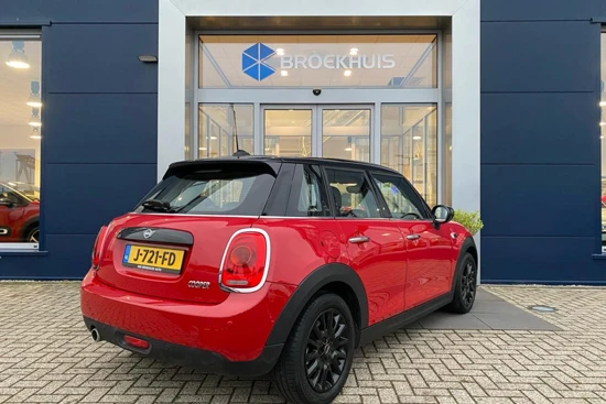 MINI Cooper 1.5 Cooper Business Edition | Automaat | Parkeersensoren V/A | Cruise Control