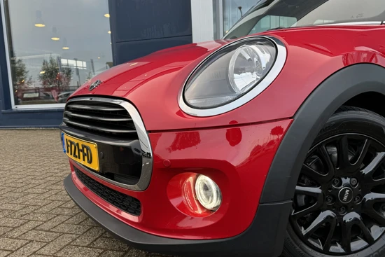 MINI Cooper 1.5 Cooper Business Edition | Automaat | Parkeersensoren V/A | Cruise Control