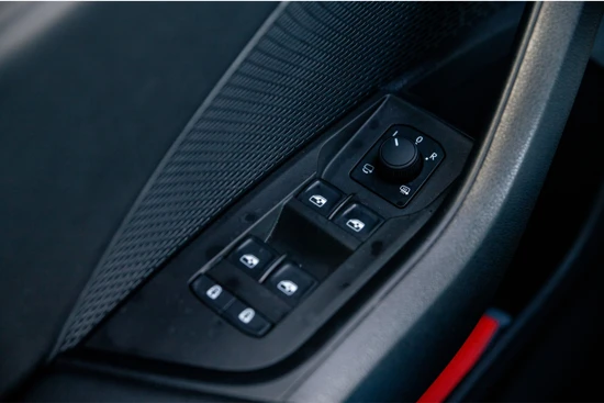 Škoda Octavia Business Edition 1.0TSi 110pk DSG | Navigatie | Trekhaak | 17" | Getint glas |