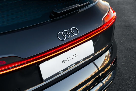 Audi Q8 e-tron 55 quattro 408 1AT Advanced edition Plus