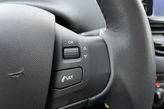 Peugeot 2008 1.2 110PK Blue Lion | Navigatie | Parkeersensoren | Carplay | Bluetooth | Cruise | Airco |