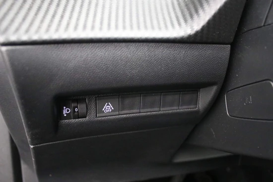 Peugeot e-2008 EV Active Pack 50 kWh | Navigatie | Camera | Cruise | Clima | Bluetooth | Carplay |