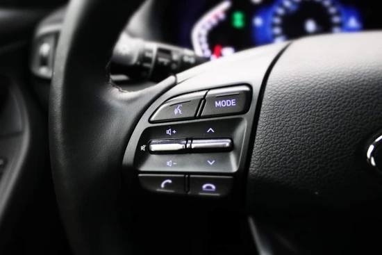 Hyundai i30 Wagon 1.5 T-GDi 160PK MHEV Premium | Stuur verwarming | Stoel Ventilatie en Verwarming | Camera | Navigatie | 17" lichtmetaal |