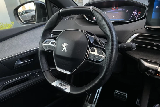 Peugeot 3008 1.2 PureTech GT Navigatie | Climate | Sensoren voor/achter | Camera | Keyless | Carplay