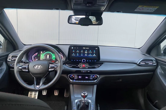 Hyundai i30 Wagon 1.5 T-GDI 160pk MHEV N-Line | Sportstoel Bestuurder met geheugen | Digitaal Cockpit | 18'' Velgen | LED verlichting