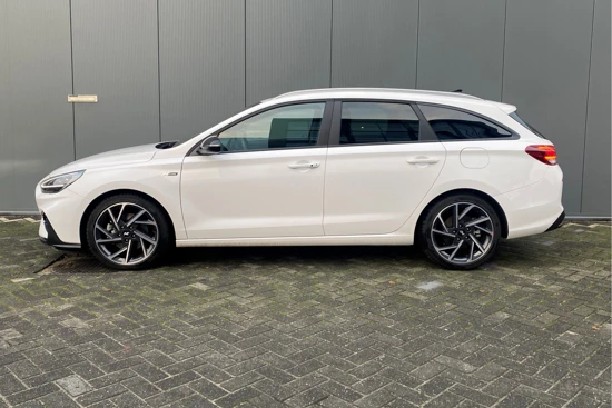 Hyundai i30 Wagon 1.5 T-GDI 160pk MHEV N-Line | Sportstoel Bestuurder met geheugen | Digitaal Cockpit | 18'' Velgen | LED verlichting