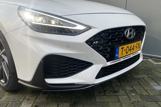 Hyundai i30 Wagon 1.5 T-GDI 160pk MHEV N-Line | Sportstoel Bestuurder met geheugen | Digitaal Cockpit | 18'' Velgen | LED verlichting